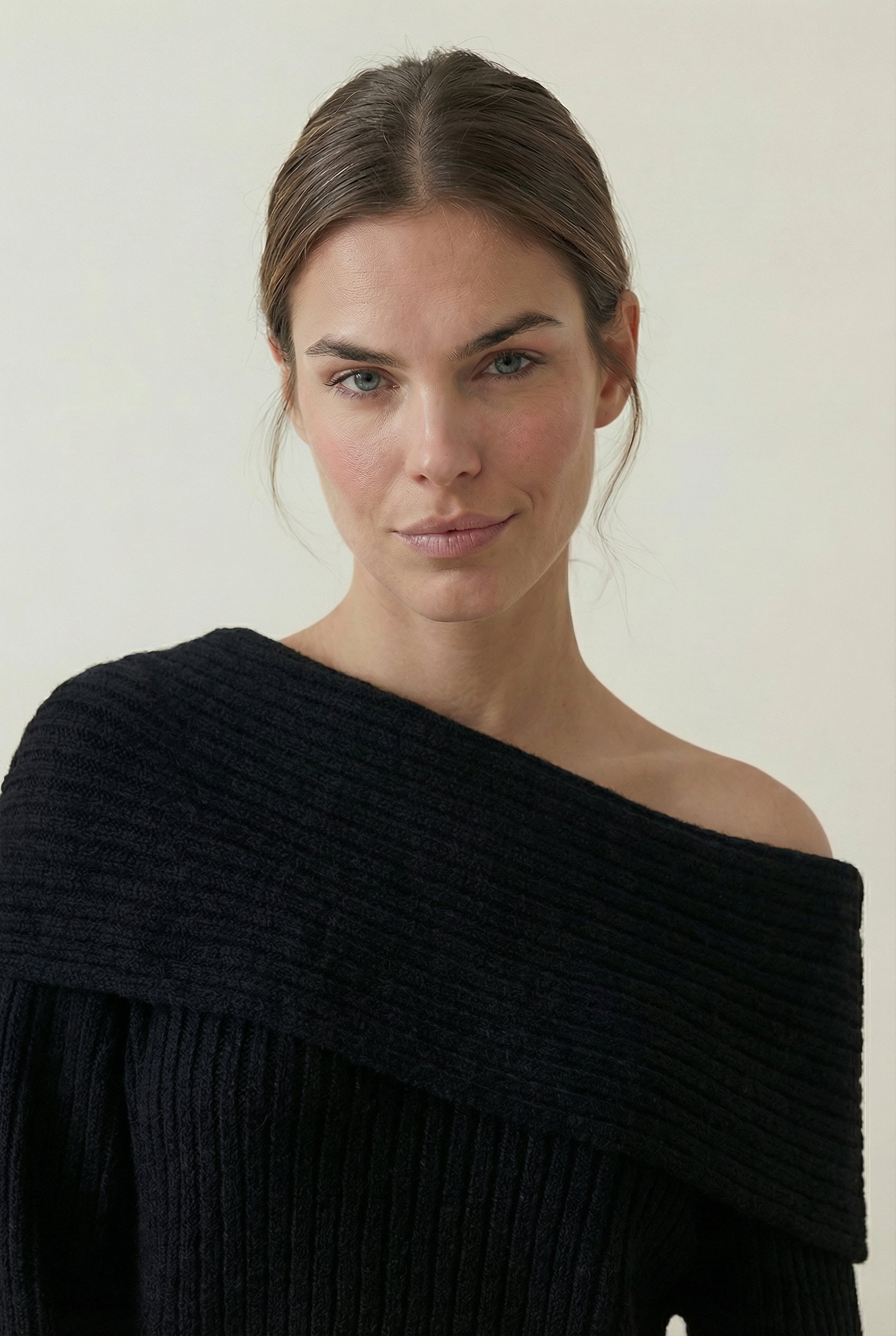 Élise Off-Shoulder Sweater