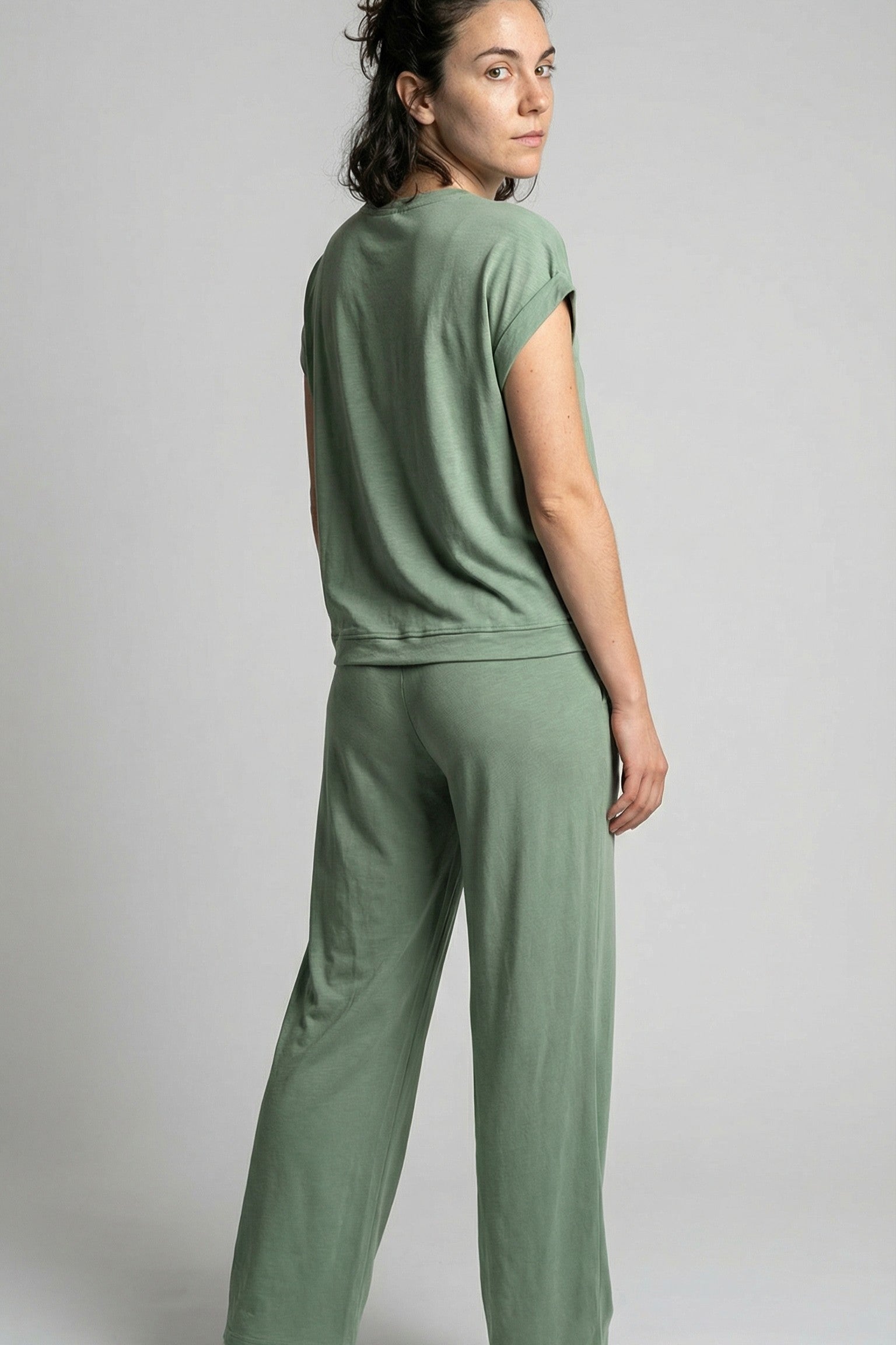 The Hudson Terrace Utility Set